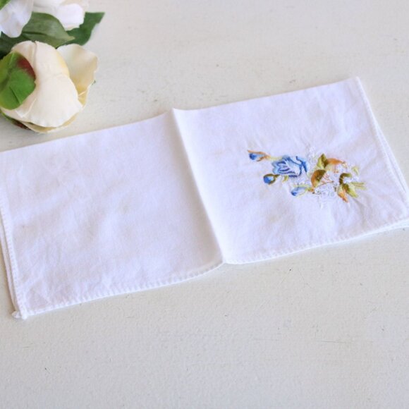 Vintage Handkerchief, White Cotton With Blue Embroidered Roses Hanky - Picture 3 of 10
